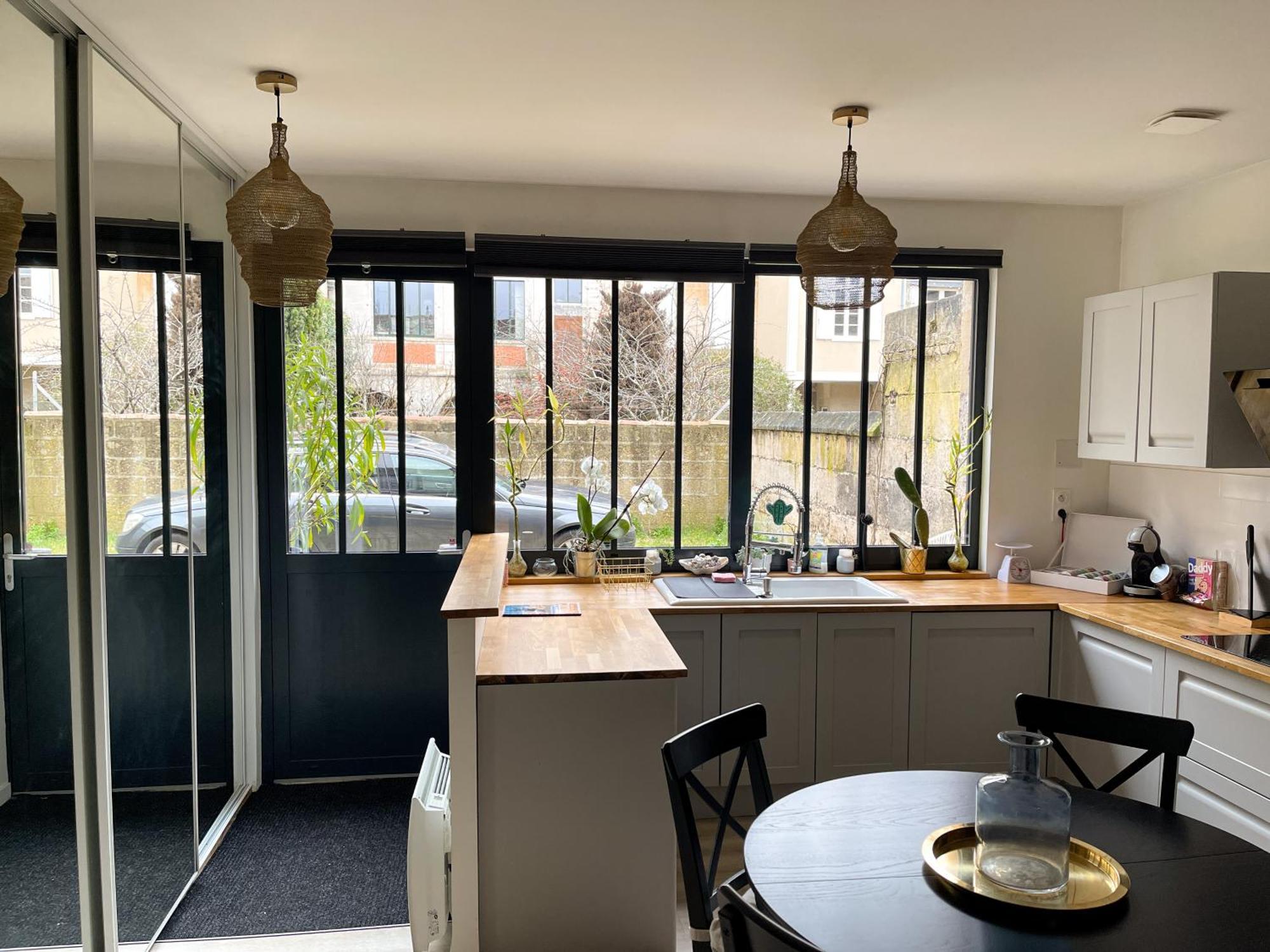 Maison + Parking Prive Au Coeur Angouleme 60M2 Buitenkant foto