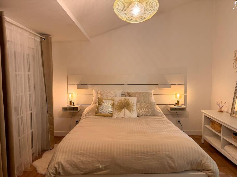 Maison + Parking Prive Au Coeur Angouleme 60M2 Buitenkant foto