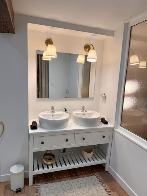 Maison + Parking Prive Au Coeur Angouleme 60M2 Buitenkant foto