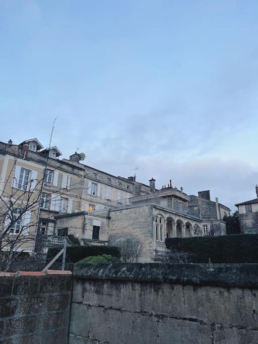 Maison + Parking Prive Au Coeur Angouleme 60M2 Buitenkant foto