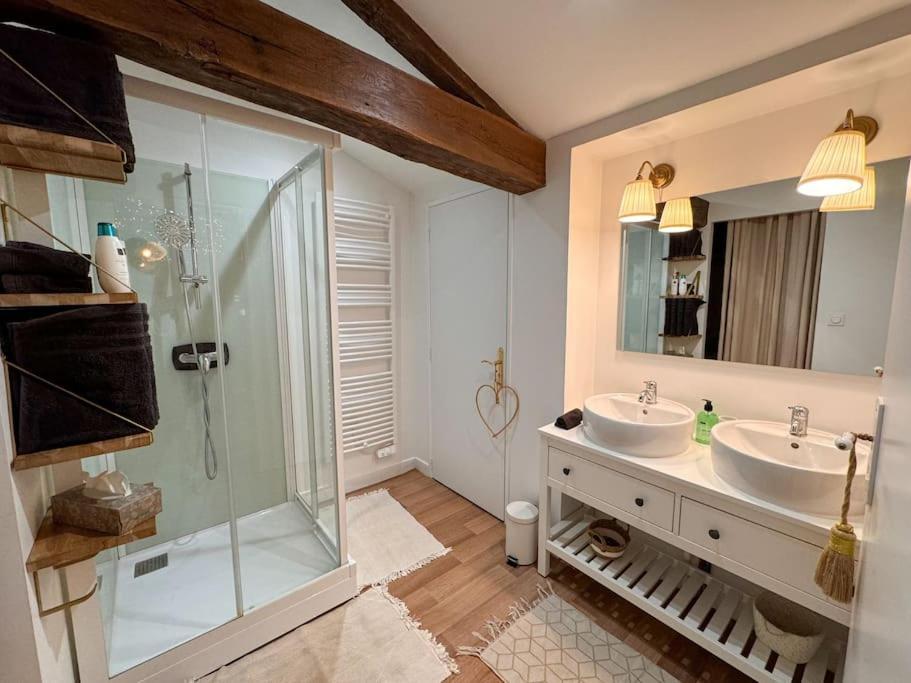 Maison + Parking Prive Au Coeur Angouleme 60M2 Buitenkant foto