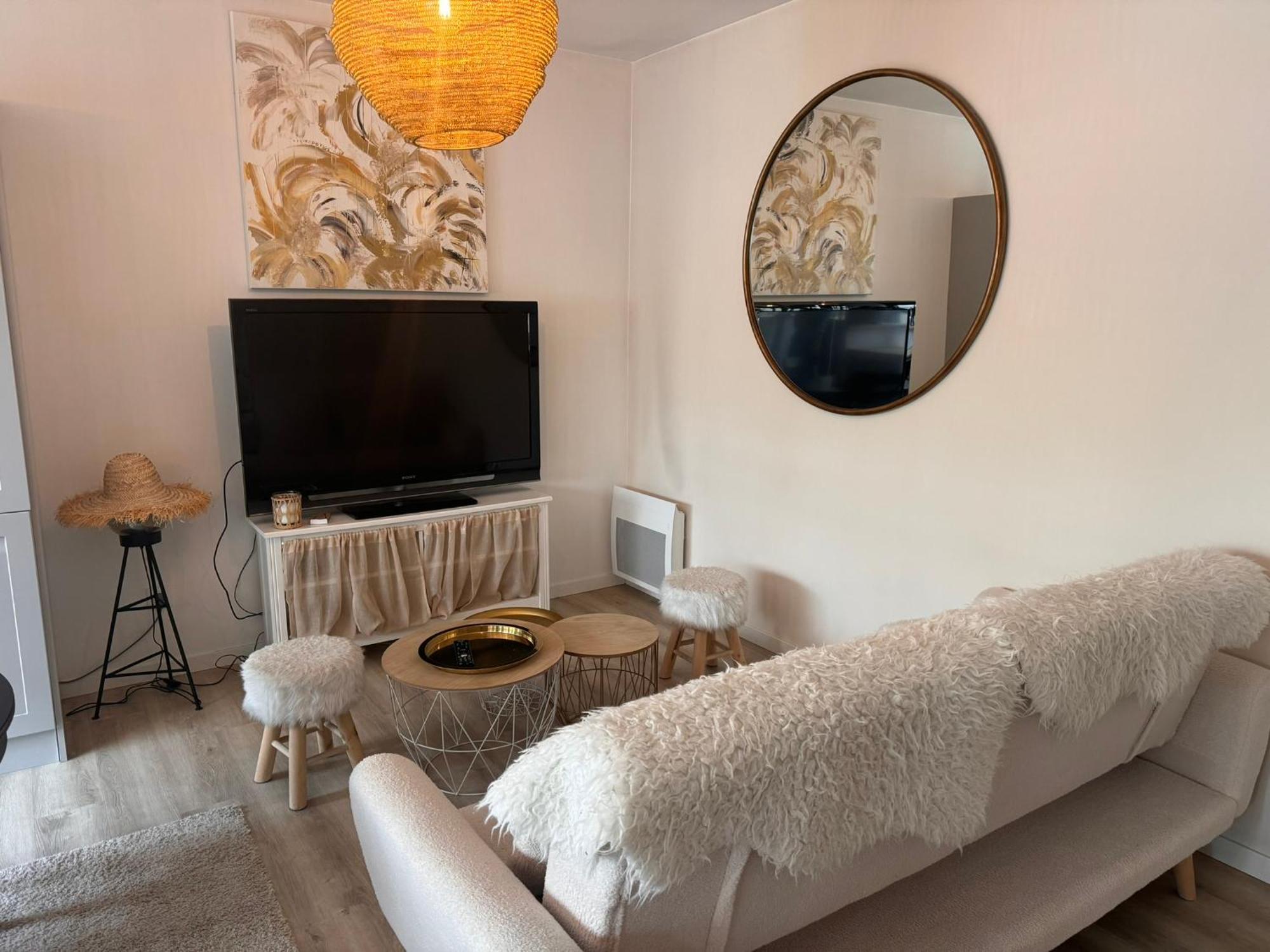 Maison + Parking Prive Au Coeur Angouleme 60M2 Buitenkant foto