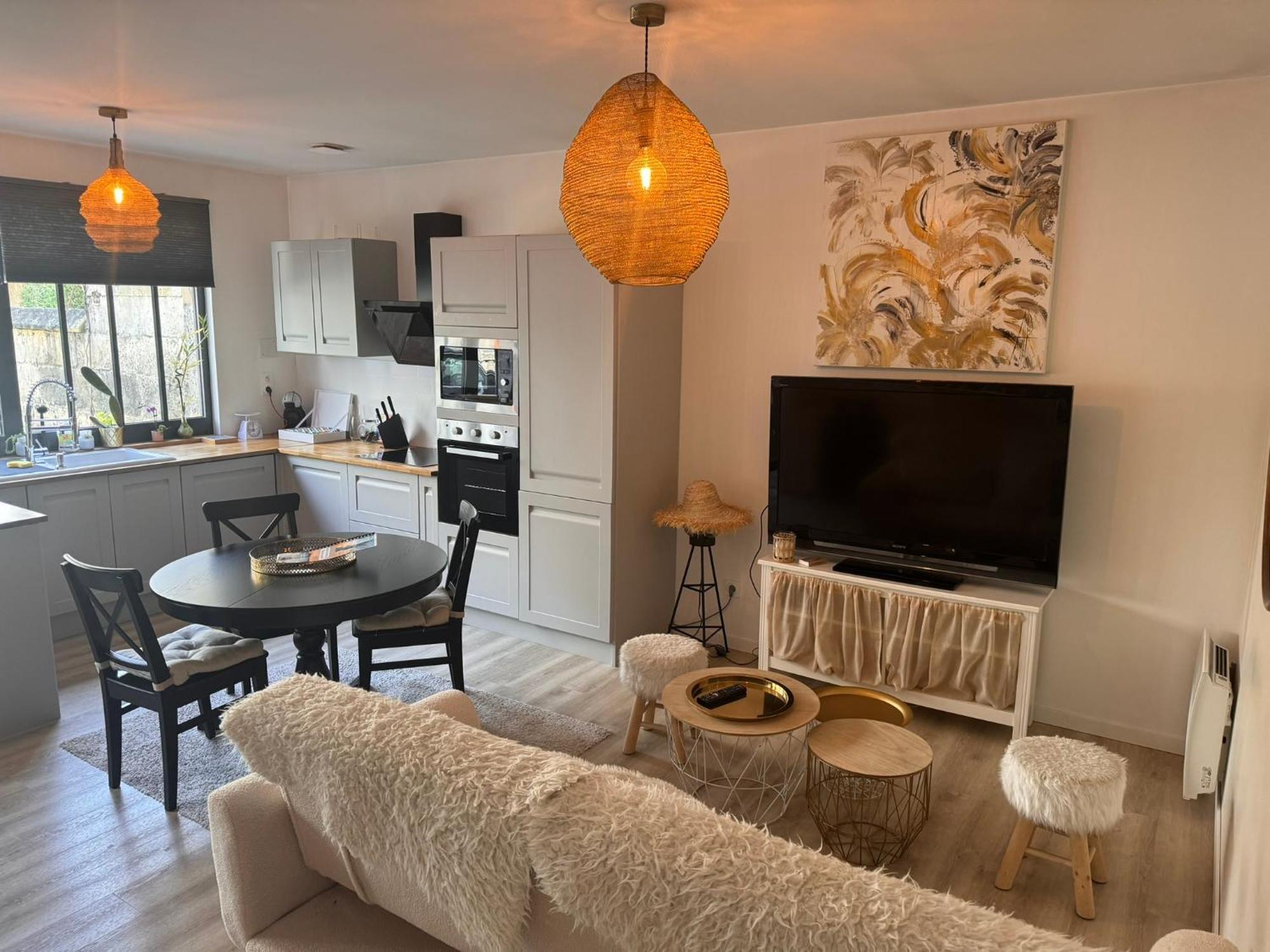 Maison + Parking Prive Au Coeur Angouleme 60M2 Buitenkant foto
