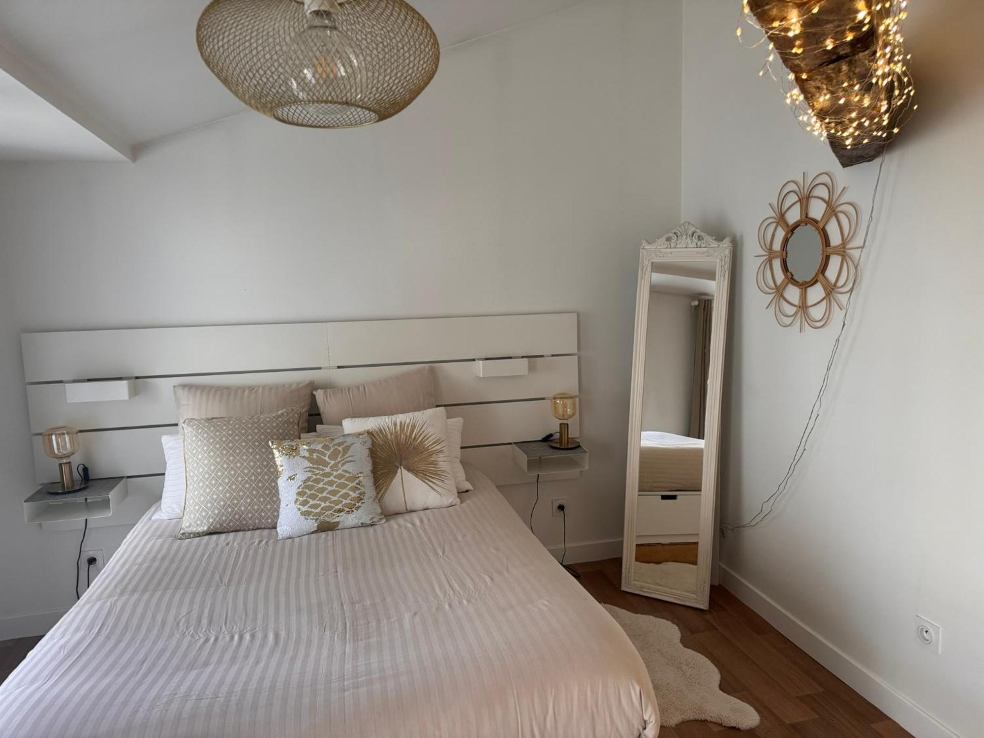 Maison + Parking Prive Au Coeur Angouleme 60M2 Buitenkant foto